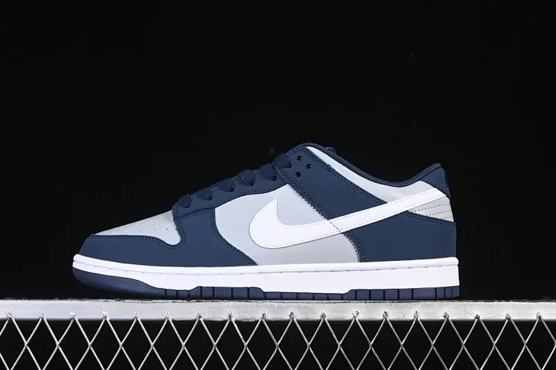 All categories Nk SB Dunk series Nk SB Dunk Low low-top sneakers Nike Dunk Low "Suede Georgetown" Georgetown low-top casual sneakers IB3079-400